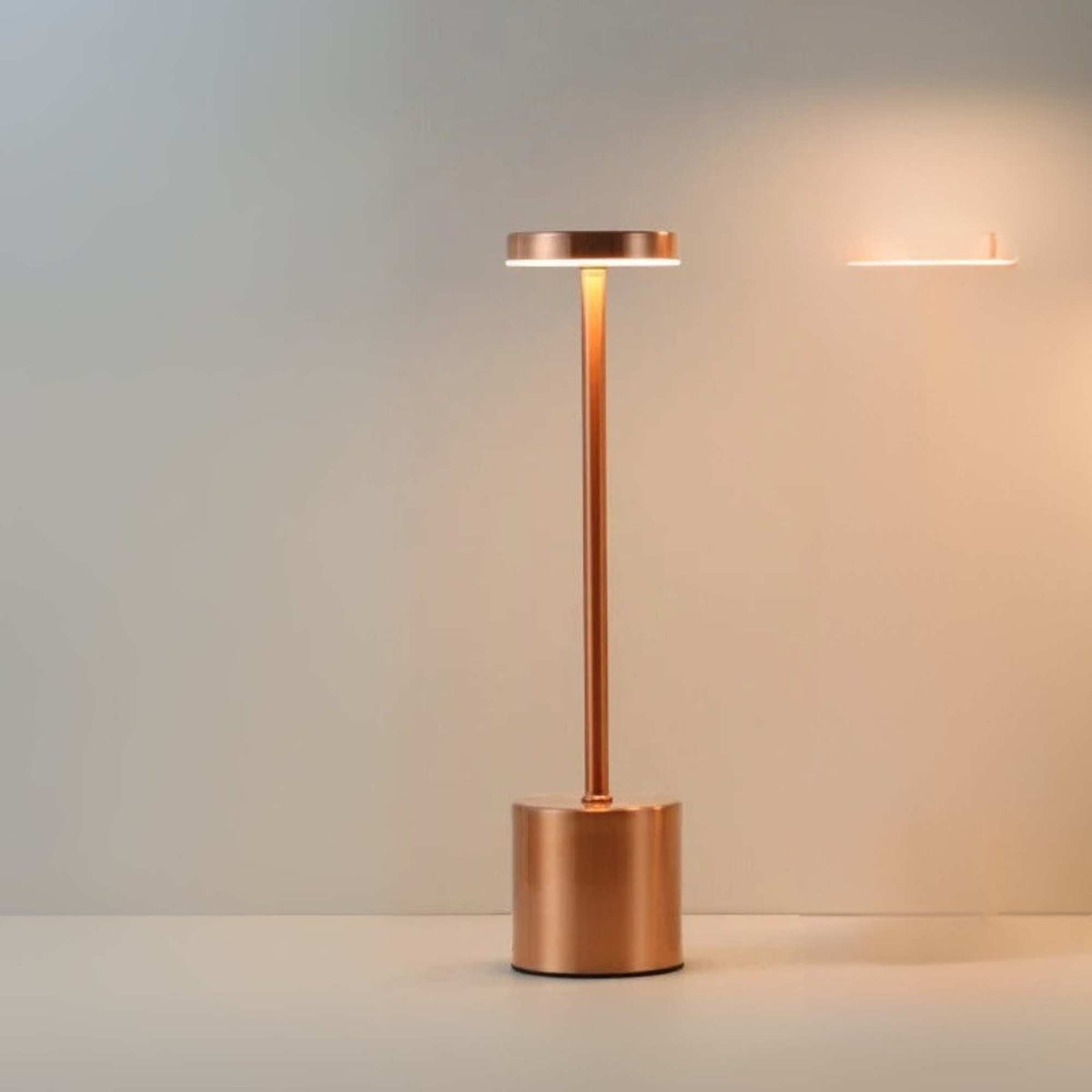 Hom & Ember – Classic Metal Touch Lamp - Hom & Ember