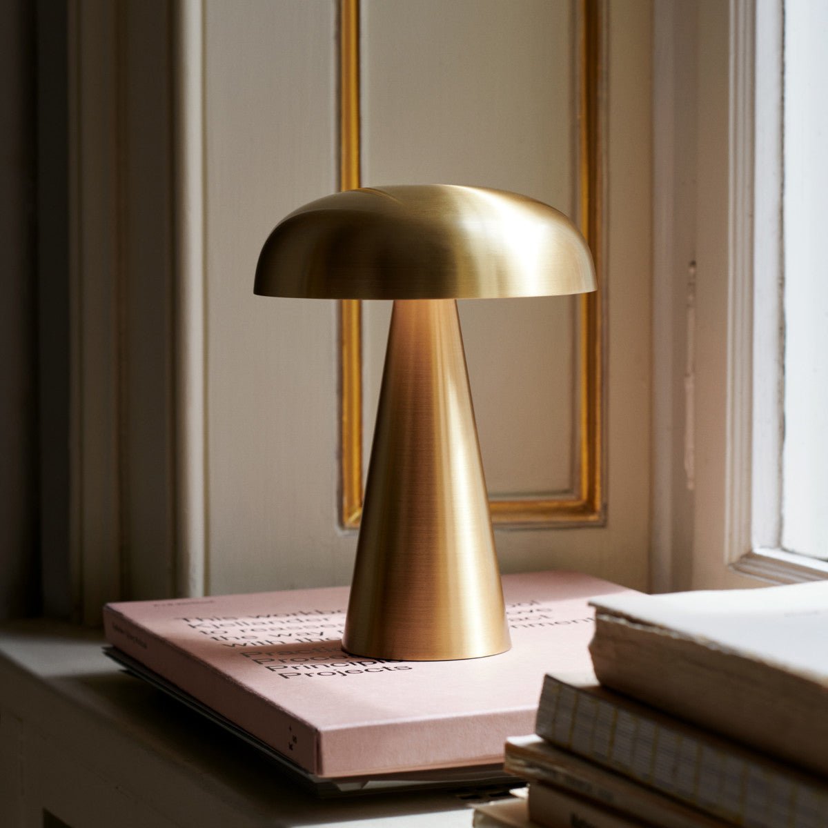Hom & Ember – Como Table Lamp - Hom & Ember