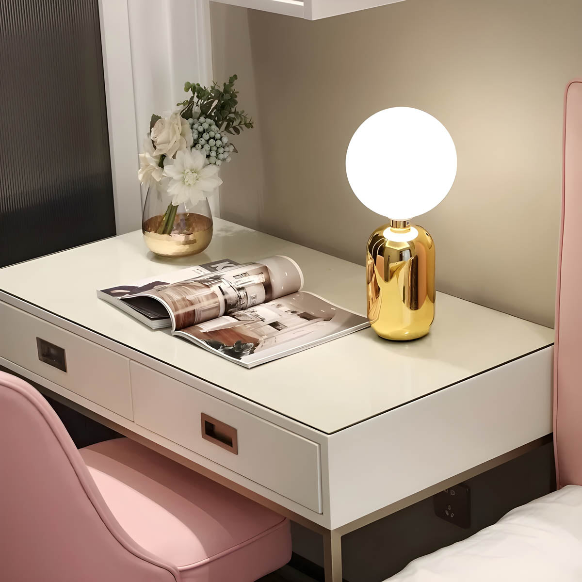 Hom & Ember – Modern Spherical Lamp - Hom & Ember